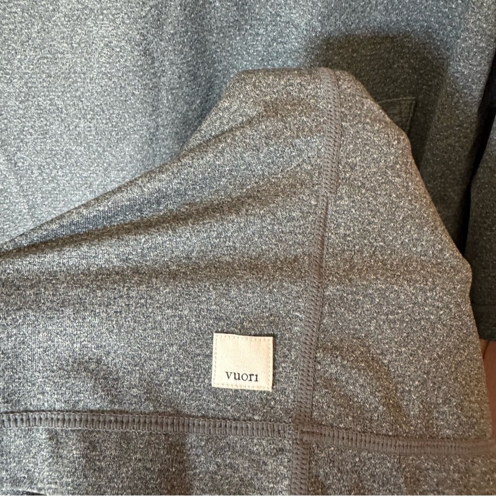 Vuori MEN'S TRADWIND PERFORMANCE TEE